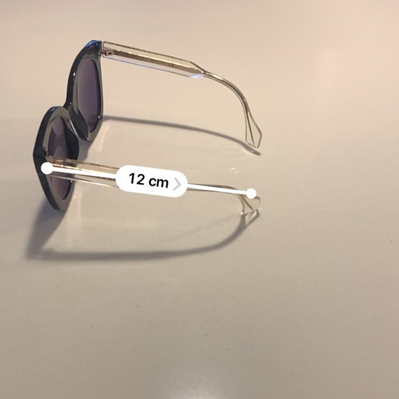 Authentic GUCCI sunglasses for women - Picture 9 of 15